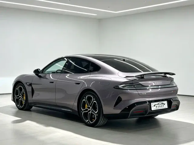 Xiaomi SU7 — Фото автомобиля 22