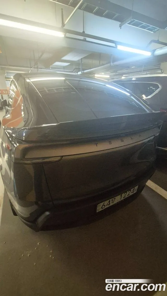 Tesla Model Y — Фото автомобиля 2