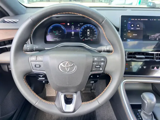 Toyota Avalon — Фото автомобиля 12