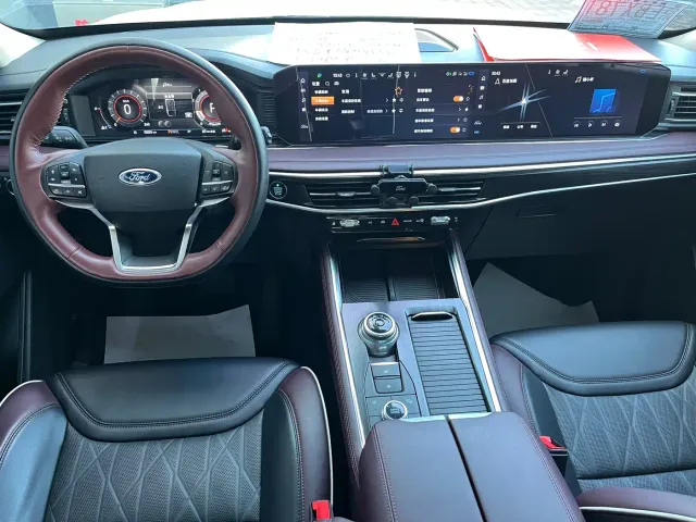 Ford Explorer — Фото автомобиля 19