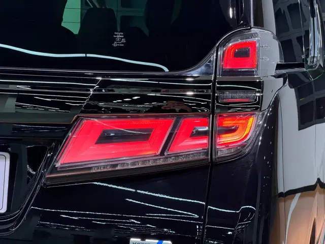 Toyota Vellfire — Фото автомобиля 10