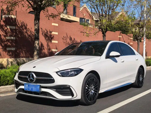 Фотография автомобиля — Mercedes-Benz C-Class