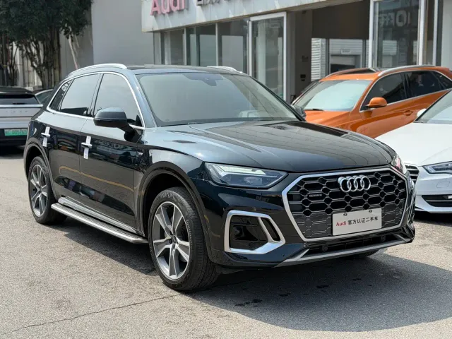 Фотография автомобиля — Audi Q5L