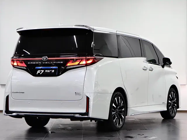 Toyota Vellfire — Фото автомобиля 6