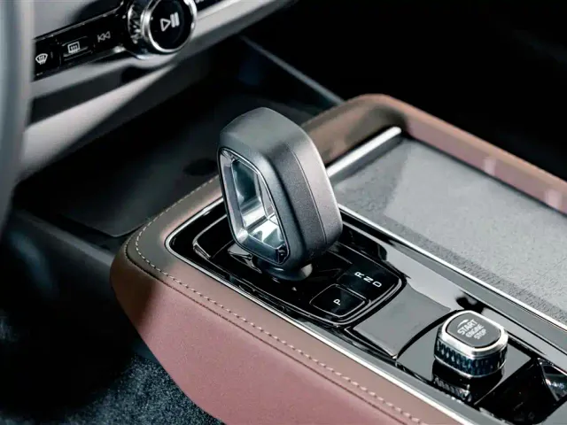 Volvo S90 — Фото автомобиля 14
