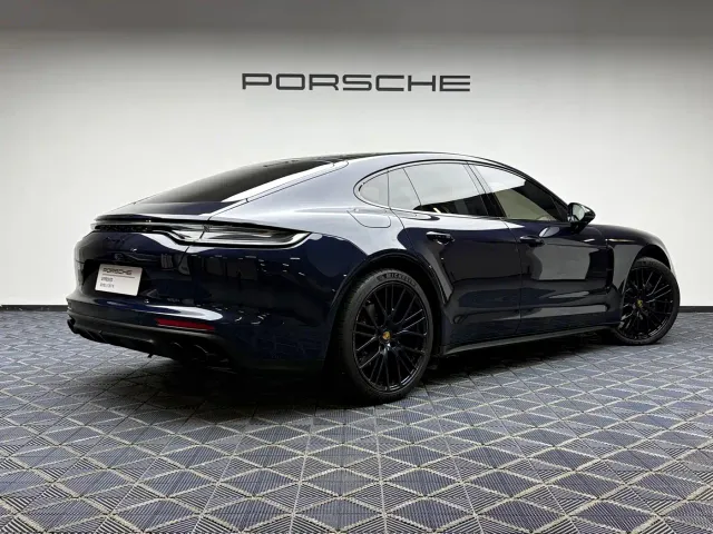 Porsche Panamera — Фото автомобиля 5