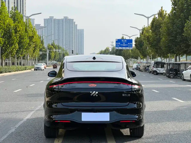 IM Motors LS6 — Фото автомобиля 8