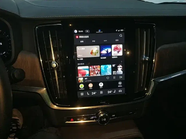 Volvo S90 — Фото автомобиля 12