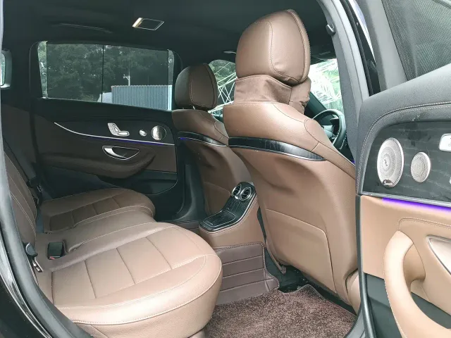 Mercedes-Benz E-Class — Фото автомобиля 8
