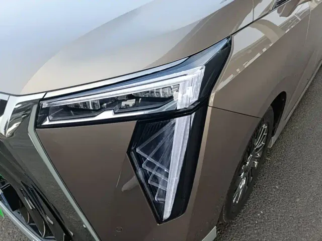 GAC Trumpchi M8 — Фото автомобиля 23