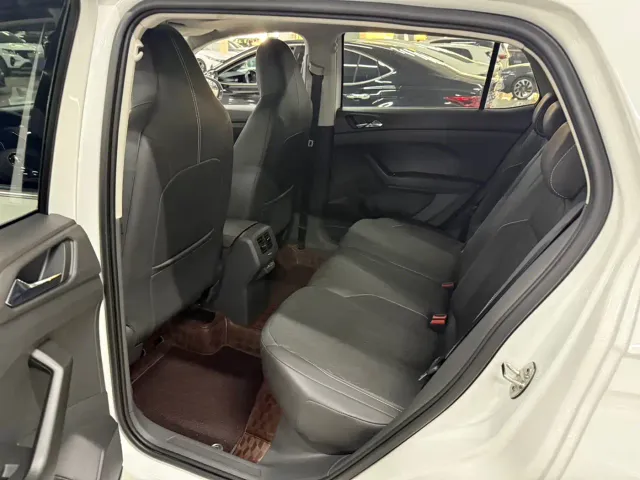 Volkswagen T-Cross — Фото автомобиля 11