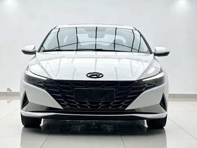 Hyundai Elantra — Фото автомобиля 2