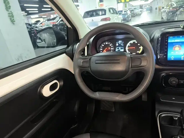 Roewe Clever — Фото автомобиля 10