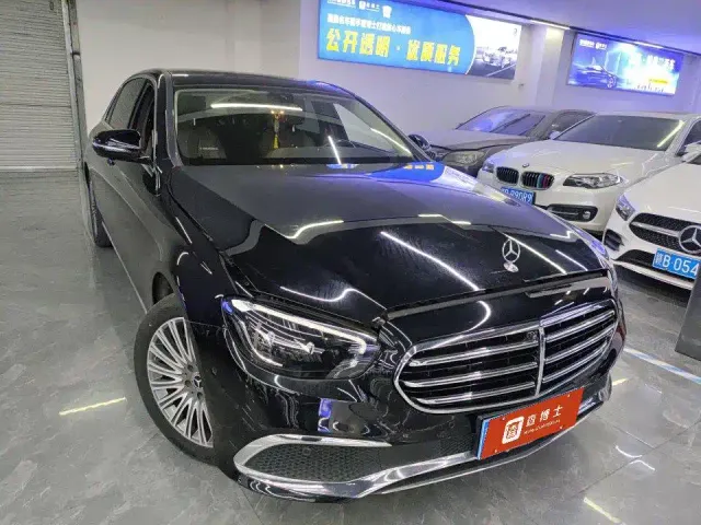 Mercedes-Benz E-Class — Фото автомобиля 5