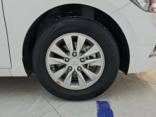 Hyundai Elantra — Фото автомобиля 6