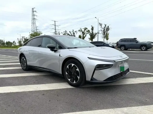 Xpeng P7+ — Фото автомобиля 3