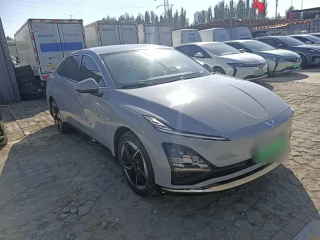 Wuling Starlight — Фото автомобиля 3