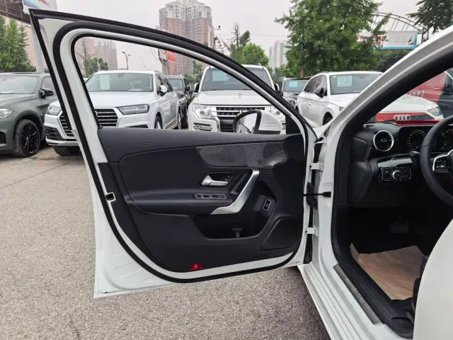 Mercedes-Benz A-Class — Фото автомобиля 8