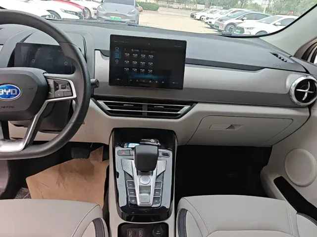 BYD Yuan Pro — Фото автомобиля 12