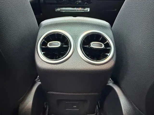 Mercedes-Benz A-Class — Фото автомобиля 16