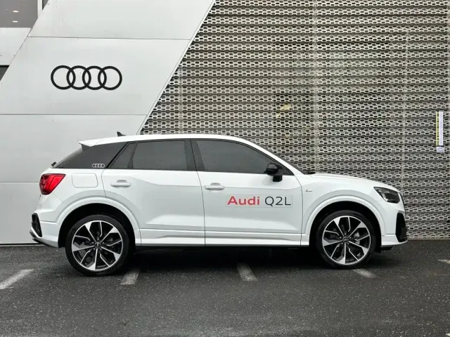 Audi Q2L — Фото автомобиля 3