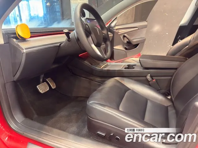 Tesla Model 3 — Фото автомобиля 8