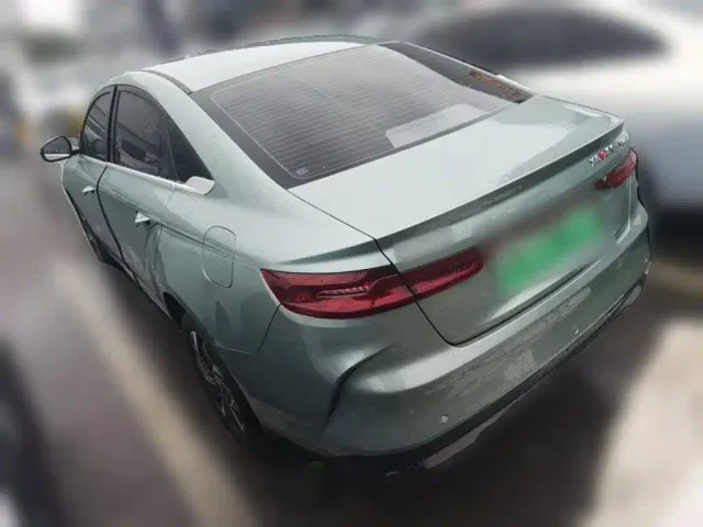 Geely Geometry G6 — Фото автомобиля 6