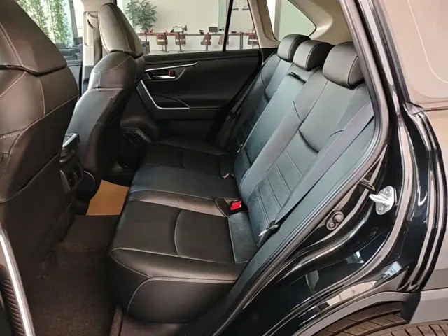 Toyota RAV4 — Фото автомобиля 16
