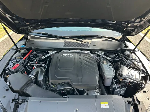 Audi A7L — Фото автомобиля 10