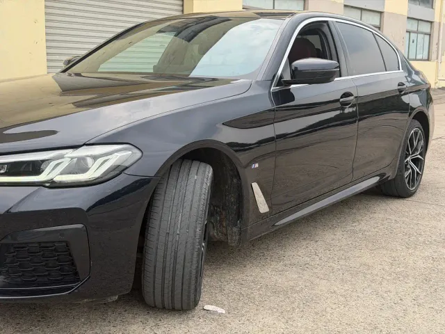 BMW 5 Series — Фото автомобиля 4