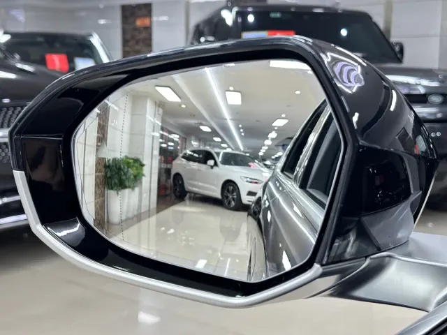BMW 5 Series — Фото автомобиля 19