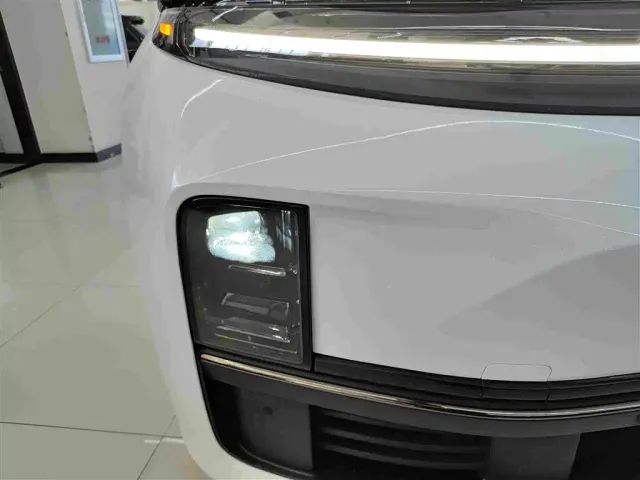Li Auto L7 — Фото автомобиля 15
