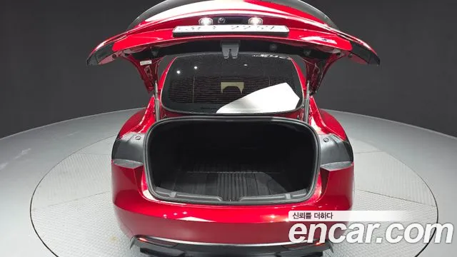 Tesla Model 3 — Фото автомобиля 20