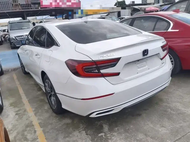 Honda Accord — Фото автомобиля 4