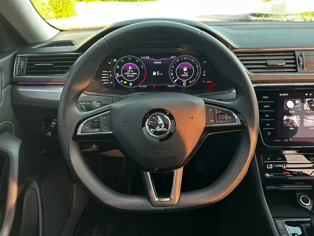 Skoda Superb — Фото автомобиля 17