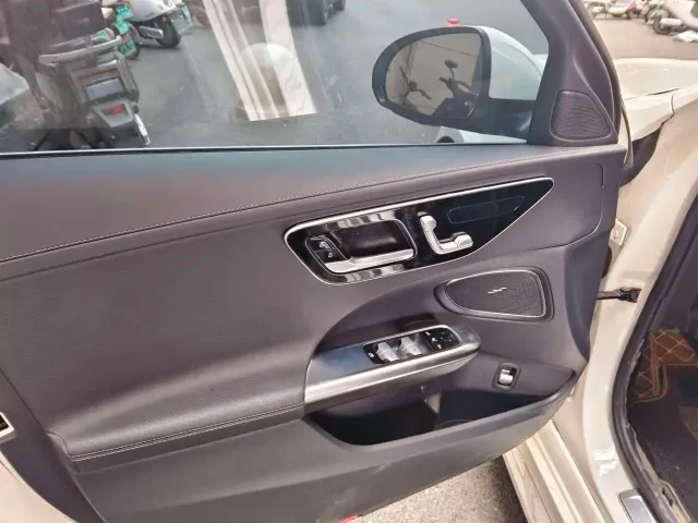 Mercedes-Benz C-Class — Фото автомобиля 4