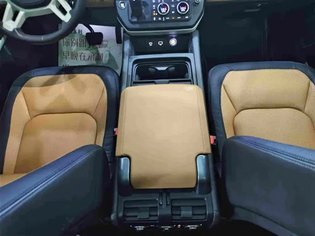 Land Rover Defender — Фото автомобиля 9