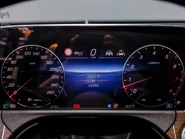 Mercedes-Benz E-Class — Фото автомобиля 14