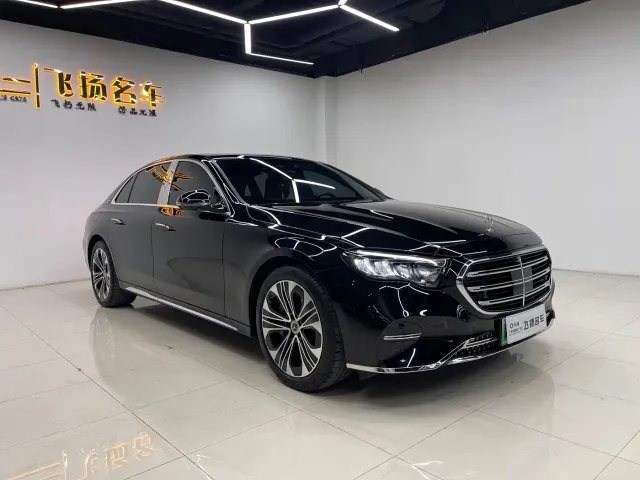 Mercedes-Benz E-Class — Фото автомобиля 3
