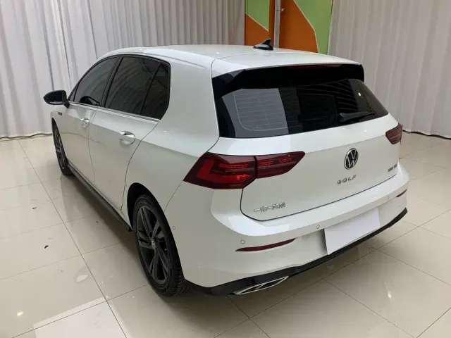 Volkswagen Golf — Фото автомобиля 6
