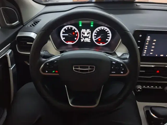 Geely Binyue — Фото автомобиля 10
