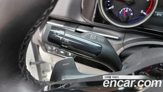Kia Carnival Generation 4 — Фото автомобиля 28