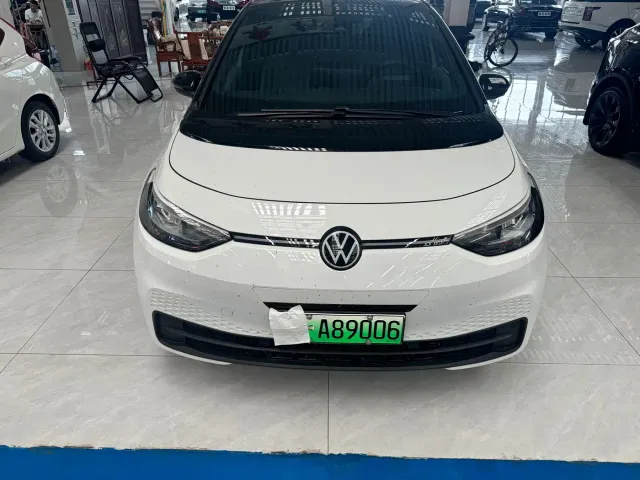 Volkswagen ID.3 — Фото автомобиля 2