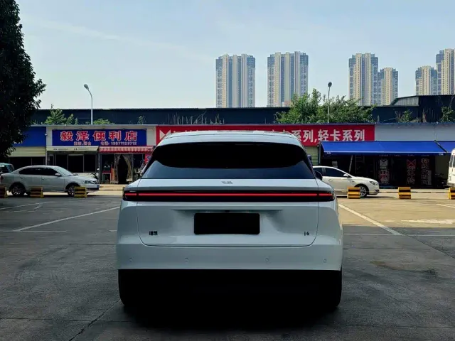 Li Auto i6 — Фото автомобиля 5