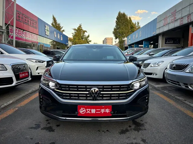 Volkswagen Passat — Фото автомобиля 2