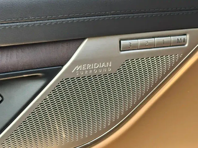 Jaguar XFL — Фото автомобиля 6