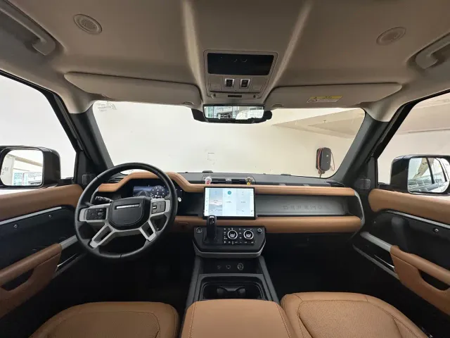 Land Rover Defender — Фото автомобиля 6