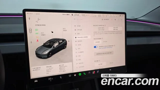 Tesla Model 3 — Фото автомобиля 24