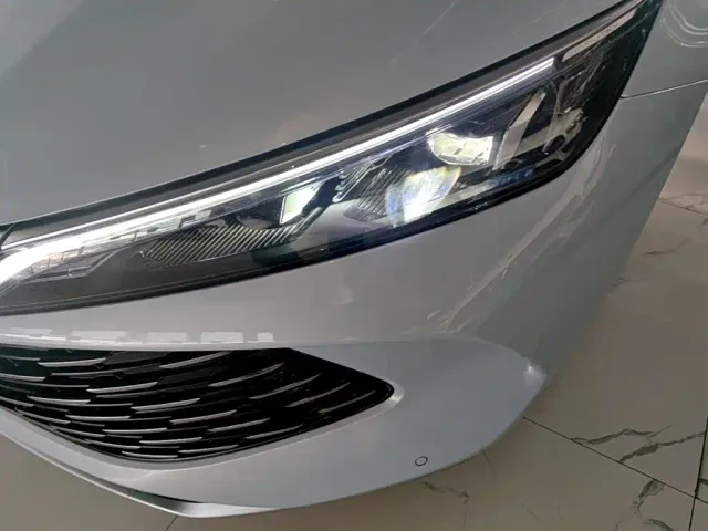 BYD Qin L — Фото автомобиля 23