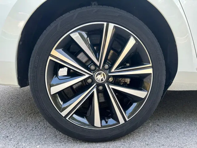 Skoda Superb — Фото автомобиля 25